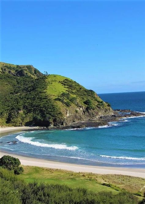 Travel world Cape Reinga, Amazing Locations, New Zealand Travel, Future Travel, Pretty Places, Travel Destinations, New Zealand, Cape, Places To Visit