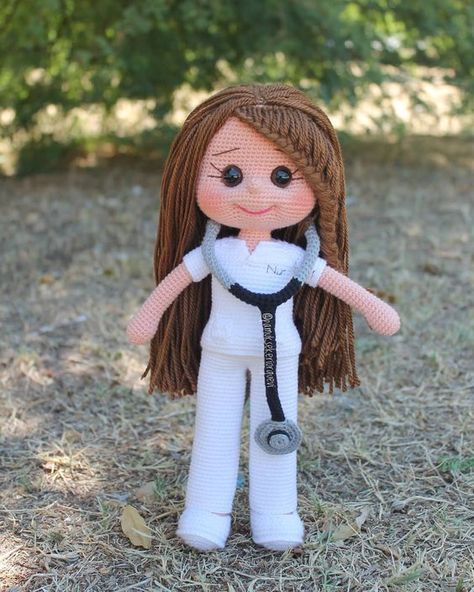 Amigurumi Nurse Free Pattern - Amigurumi Knitted Nurse Doll, Crochet Circle Pattern, Crochet Photo Props, Doll Patterns Free, Crochet Cozy, Crochet Dolls Free Patterns, Doll Diy Crafts, Crochet Design Pattern, Free Amigurumi Patterns