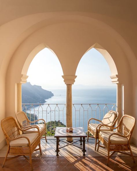 Images of Hotel Caruso | Pictures of the Amalfi Coast Almafi Coast Italy, Belmond Hotel Caruso, Amalfi Coast Hotels, Ravello Italy, Deco Boheme Chic, Belmond Hotels, World Of Wanderlust, Amalfi Coast Italy, Colour Inspiration