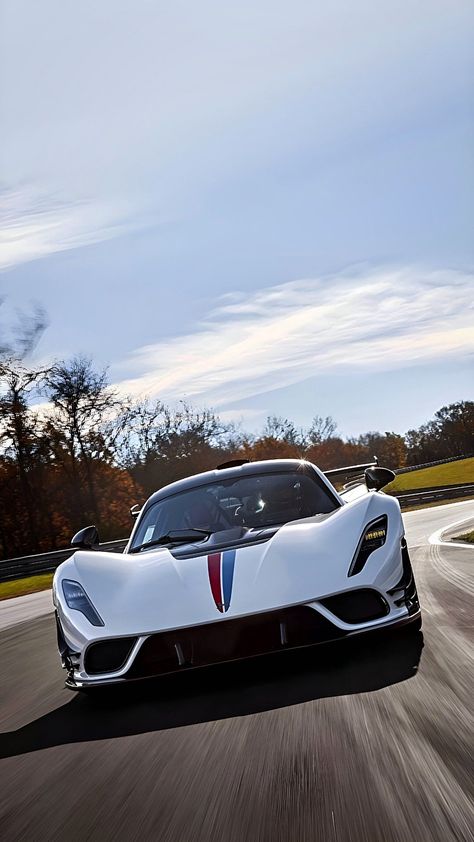 Hennessey Venom F5, Hennessey Venom, Hennessey Venom Gt, Bespoke Cars, Upcoming Cars, Airplane Fighter, Tesla Roadster, Marvel Images, Bugatti Chiron