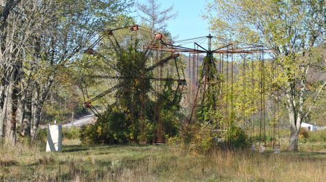 Lake Shawnee Amusement Park (abandoned) Lake Shawnee Amusement Park, Terrifying Stories, Abandoned Place, Abandoned Theme Parks, Abandoned Amusement Park, Spooky Places, Abandoned Amusement Parks, Most Haunted Places, Interesting Places