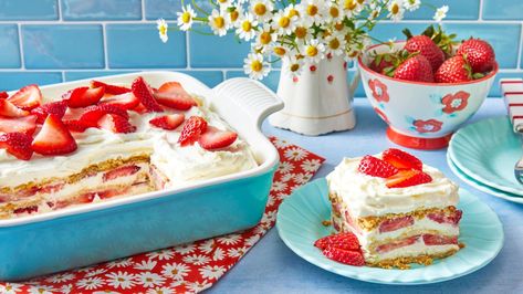 Pioneer Kitchen, Summer Desert, Ice Box Cake, Strawberry Icebox Cake, Canned Strawberries, Cake With Strawberries, Icebox Cake Recipes, Fruit Ideas, Desert Ideas