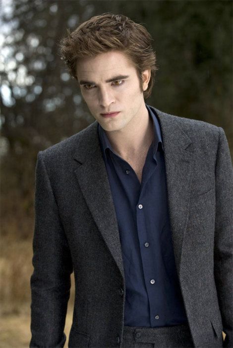 Edward Cullen Edward Cullen Robert Pattinson, Billy Burke, Robert Pattinson Movies, Twilight Saga Breaking Dawn, Vampire Twilight, Twilight Saga New Moon, Twilight 2008, Twilight Saga Series, Robert Pattinson Twilight