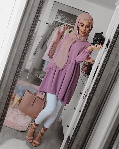 Pants Trend, Dress Over Pants, Hijab Fashion Summer, Hairstyles Design, Stile Hijab, Modern Hijab Fashion, Hijab Fashionista, Mode Turban, Hijab Trends