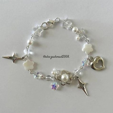 Handmade cute white aesthetic flower and star charmed bracelet | pics are getting better ❤️ #handmadejewellery #cute White Charm Bracelet, Cute White Aesthetic, Bracelets Y2k, Charmed Bracelet, Idea Business, White Beads Bracelet, Angel Bracelet, Aesthetic Flower, Getting Better