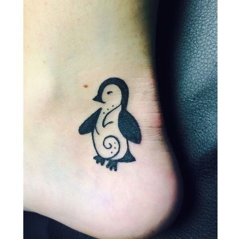 Penguin Tattoo, Henna Ideas, Sharpie Tattoos, Geniale Tattoos, Back Tattoo Women, Henna Tattoo Designs, Back Tattoos, Ankle Tattoo, Matching Tattoos