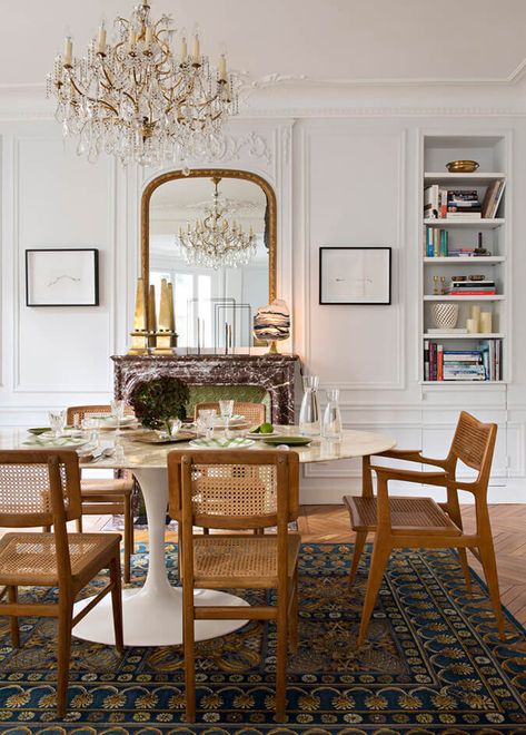 Parisian Dining Room, Decor Home Bathroom, Interior Design Green, Parisian Dining, Home Ideas Kitchen, Home Decor Dining Room, Saarinen Dining Table, Drawing Home, French Style Interior