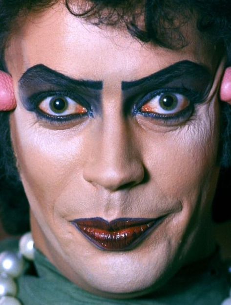 Frank N Furter Makeup, Rocky Horror Picture Show Costume, Rocky Horror Costumes, Tim Curry Rocky Horror, Frank N Furter, Show Makeup, Rocky Horror Show, Tim Curry, Horror Pictures