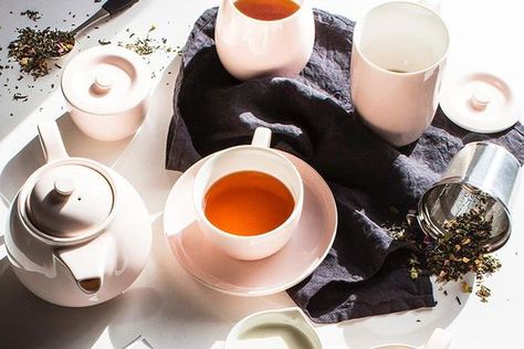 7 Teas for Bloating That Will Help Relieve Discomfort Healthy Tea Recipes, Healthy Teas Recipes, Clear Your Skin, Healthy Tea, Fat Burning Tea, Natural Fertility, Detox Water Recipes, High Fiber Diet, Healthy Teas