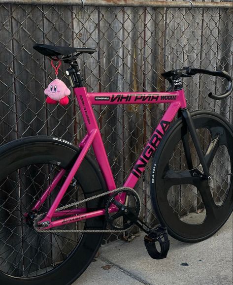 Pink Fixed Gear, Bike Design Paint, Fixie Gear, Bicycle Aesthetic, Cbr 250 Rr, Pink Bicycle, Fixed Bike, Riding Bike, Seni Dan Kraf