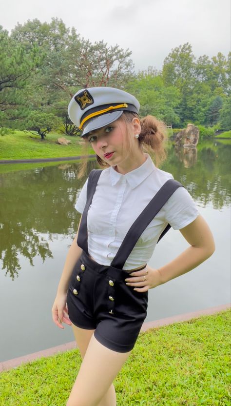 Vintage pinup captain sailor Sailor Aesthetic Outfit, Mm Costume, Sailor Pinup, Sailor Aesthetic, Boat Girl, 1950s Pinup, Sailor Hat, Pin Up Outfits, 1950 Vintage