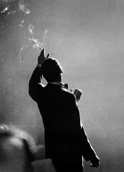 Frank Sinatra performing in Monte Carlo photographed by Herman Leonard, 1958 - Imgur Sonny Corleone, Arte Jazz, Jazz Art, Rat Pack, The Best Revenge, Billie Holiday, Dean Martin, Arte Inspo, Foto Vintage