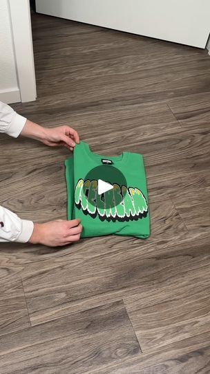 1.4M views · 4.5K reactions | This life tip is how to fold a T-Shirt in under 2 seconds 🤯 #lifetips #lifehacks #doityourself | Amin Tips | Amin Tips · Original audio Folding Tshirts, Laundry Folding, Folding Tips, Folding Hacks, Folding Towels, Helpful Hacks, Folding Laundry, Laundry Tips, How To Fold