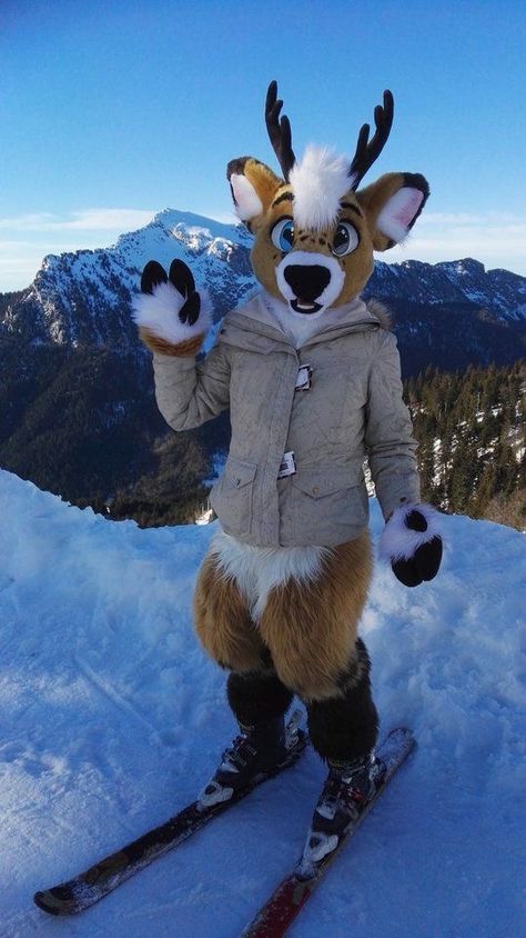 Fursuit skiing ❤️❤️ Reindeer Fursuit, Horse Fursuit, Deer Fursuit, Deer Fursona, Cute Fursuits, Dog Fursuit, It Was A Good Day, Fur Suit, Fur Suits