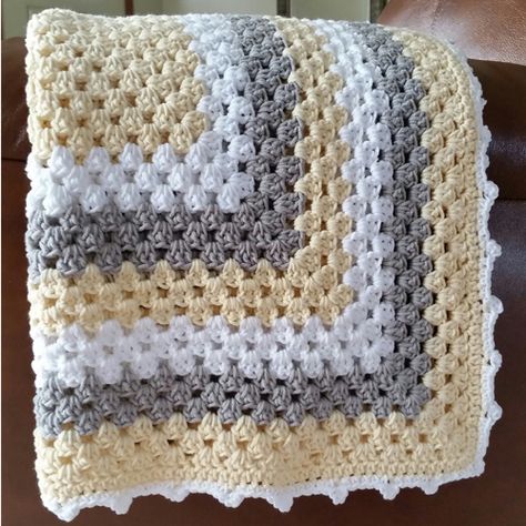 Granny Square Baby Blanket - Free Pattern Fairy Diy, Spike Stitch, Neutral Baby Blankets, Crocheting Projects, Crocheted Blanket, Crochet Blanket Afghan, Crochet Granny Square Blanket, Baby Afghan Crochet, Clothes Crochet