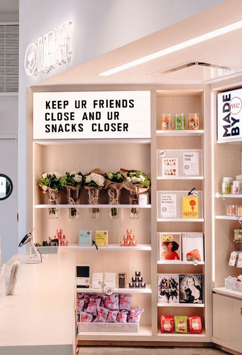 WeWork Dives Into Retail With WeMRKT Retail Snack Display Ideas, Mini Mart, Retail Store Interior Design, Retail Space Design, Food Retail, Retail Store Interior, Mini Market, Store Design Interior, Cafe Interior Design