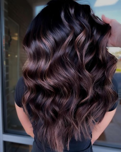 Richhhh Brunette 😍 Get the gloss below👇🏻 Gloss formula: @moroccanoilpro Color Calypso 8V, 7VB, 8N I love the shine and richness I get… | Instagram Chocolate Brown Hair Ideas, Mocha Brown Hair, Brown Wavy Hair, Dark Brunette Hair, Black Hair Balayage, Chocolate Brown Hair Color, Hair Color Chocolate, Hair Color Streaks, Brunette Hair With Highlights