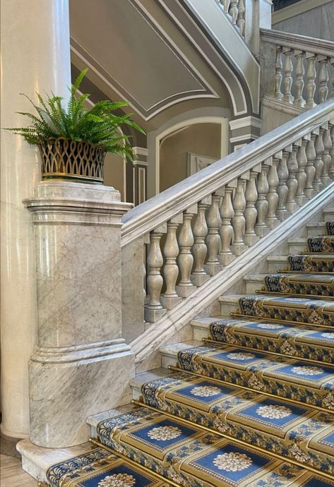 Rich, hotel, sters, versace, marmor, arhitecture, old money, money, aesthetic, dream life, italy, travel, places to visit, dream life Hotel Stairs, Stone Railings, Aesthetic Dream Life, Italy 1983, Aesthetic Dream, Summer In Italy, Travel Places To Visit, Stair Handrail, Pure Happiness