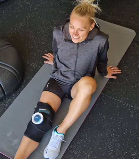 BodyICE RECOVERY with @erinphillips131 🙌🏻 "In 2019 after I tore my ACL, I used my BodyICE bag to aid with my recovery. It saved me on a 17 hour flight back to the USA 2 weeks post ACL Operation. Not only do I love and believe in this product, I rely on it even still today. " Recovery ✅ Compression ✅ Reduces swelling & pain ✅ No leaking ✅ No single use plastic bag ✅ #BodyICE #BodyICERecovery #bodyICEpartner #injuryrecovery #surgeryrecovery #aflw Acl Rehab, Acl Recovery, Knee Surgery Recovery, Injury Recovery, Knee Surgery, Surgery Recovery