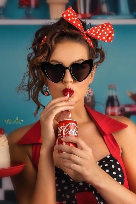 Maquillage Pin Up, Pinup Photo Shoot Ideas, 50s Photoshoot, Pinup Photoshoot, 50s Pin Up, Photoshop Fail, Rockabilly Girl, Pin Up Photos, Rockabilly Hair