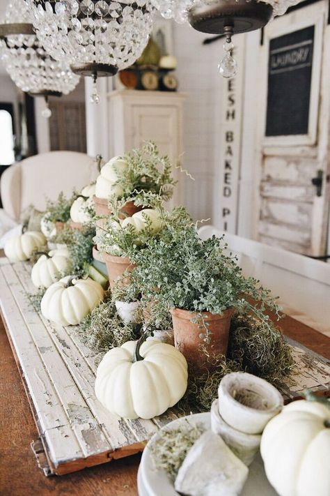 Rustic Fall White Pumpkin Dining Room Tablescape. #whitepumpkin #falldecor #falldecorations #pumpkins #pumpkindecor #tablescape #diningroom #falldiningroom #farmhousestyle #rustic #rusticstyle Fall Dining Room Table, Fall Dining Room, Farmhouse Buffet, Autumn Dining, Tafel Decor, Fall Thanksgiving Decor, Fall Tablescapes, Fall Table Decor, Fall Decoration