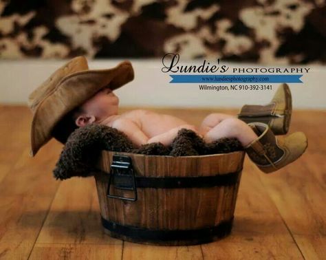 Cowboy baby Foto Newborn, Cowboy Baby, Baby Boy Pictures, Baby Boy Photography, Baby Poses, Newborn Baby Photos, Newborn Poses, Baby Boy Photos, Foto Baby