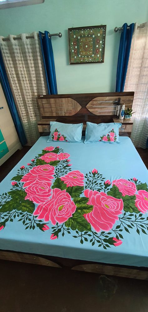 Bedsheet Design, Painted Pillows, Bed Sheet Painting Design, Sheet Painting, Fabric Paint Shirt, Embroidery Dress Pattern, Saree Painting Designs, Bed Cover Design, Moti Work