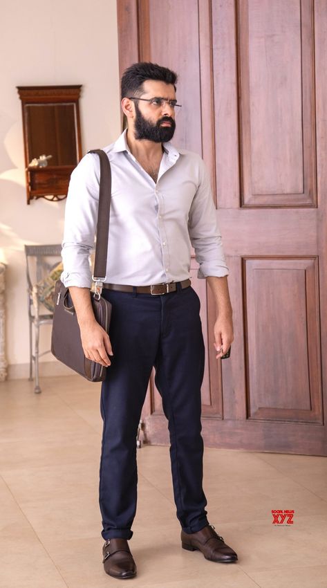 South Indian Outfits, Ram Pic, Aftab Shivdasani, Ram Pothineni, Salman Khan Photo, Men Fashion Photoshoot, Indian Men, Vijay Devarakonda, Film Pictures