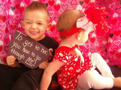 Valentines day brother and sister photoshoot photography Valentines Day Photoshoot Kids, Brother And Sister Photoshoot, Photography Valentines Day, Valentines Day Photography, Valentines Baby Photos, Valentines Day Photoshoot, Sister Photoshoot, Sister Valentine, Valentine Mini Session