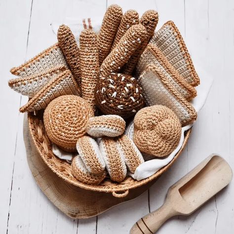 Crochet Bread, Crochet Breakfast, Food Amigurumi, Product Inspiration, Pretend Play Food, Bunny Crochet, Crochet Food, Fun Crochet Projects, Crochet Stuff