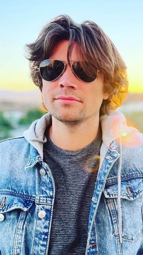 Hanson Brothers, Zac Hanson, Zac Efron, Victoria Justice, Ryan Reynolds, Look Alike, Round Sunglass Men, Mirrored Sunglasses Men, Favorite Celebrities