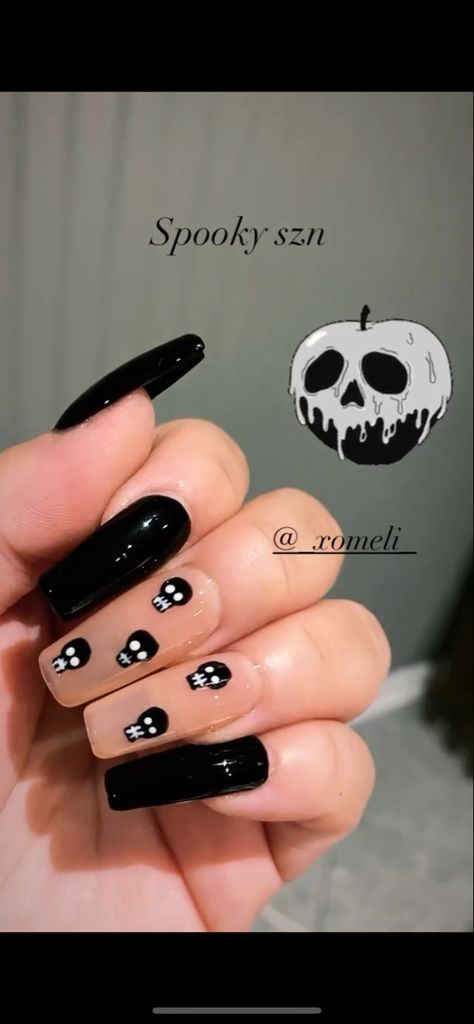 Halloween Nails Acrylic Skeleton, Skull Nails Art, Simple Skull Nails, Skull Nails Halloween, Nails With Skulls, Skull Halloween Nails, Black Skull Nails, Halloween Skull Nails, Skeleton Nails