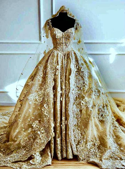 Queen Dress Royal Fantasy Gold, Fantasy Coronation Gown, Gold Ballroom Dress, Gold Queen Dress, Golden Princess Dress, Gold Fantasy Dress, Aesthetic Ball Gowns, Ball Gown Aesthetic, Gold Ball Gowns