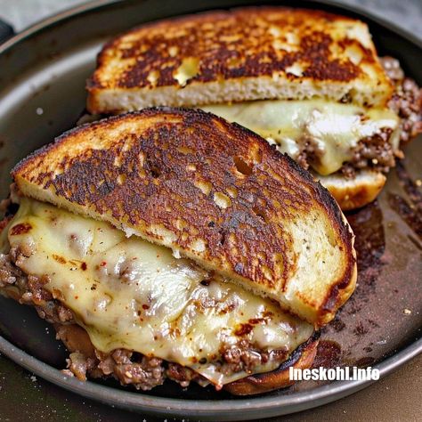 Patty Melts with Secret Sauce Patty Melt Recipe, Smash Burger Recipe, Melt Recipe, Patty Melt, Grilled Cheese Sandwiches, Beef Patty, Smash Burger, Secret Sauce, Burger Buns