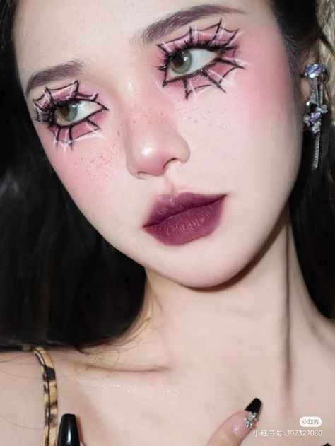 Makeup Karakter Simple, Makeup Backgrounds, Creepy Makeup, Ulzzang Makeup, Halloween Makeup Inspiration, Cool Makeup Looks, Halloween Makeup Easy, Creative Makeup Looks, Sailor Venus