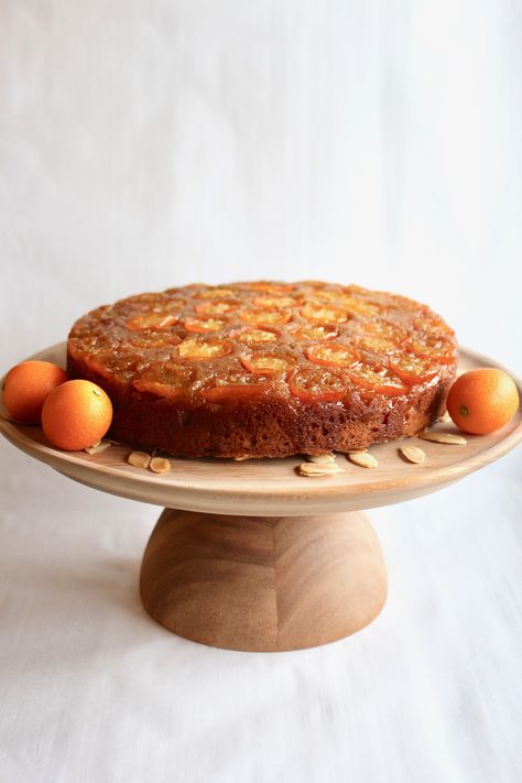 Kumquat Upside Down Cake Kumquat Upside Down Cake, Coconut Upside Down Cake, Frost A Cake, Recipes With Vegetable Broth, Kumquat Recipes, Blueberry Cream Cheese, Banana Coconut, Types Of Cakes, Cake Cover