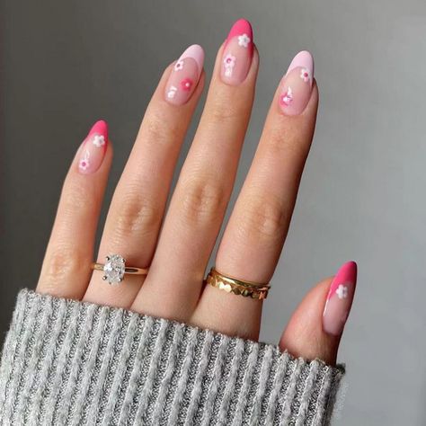 Pink And Brown Almond Nails, Natural Nails With Flower Design, Cute Nails For Teachers, Pink Nail Designs With Flowers, Pink Easy Nails, Nails Sparkly French Tip, Pink Nails Simple Design, Cute Pink Nails Almond, Almond Shape Nails French Tip