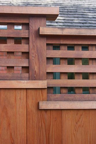 Floradora: Gates and Fences to Aspire To Sliding Gate Design, Japanese Fence, Gate Design Ideas, Japanese Gate, Gates And Fences, Japanese Homes, Backyard Gates, Garden Gates And Fencing, Garden Gate Design