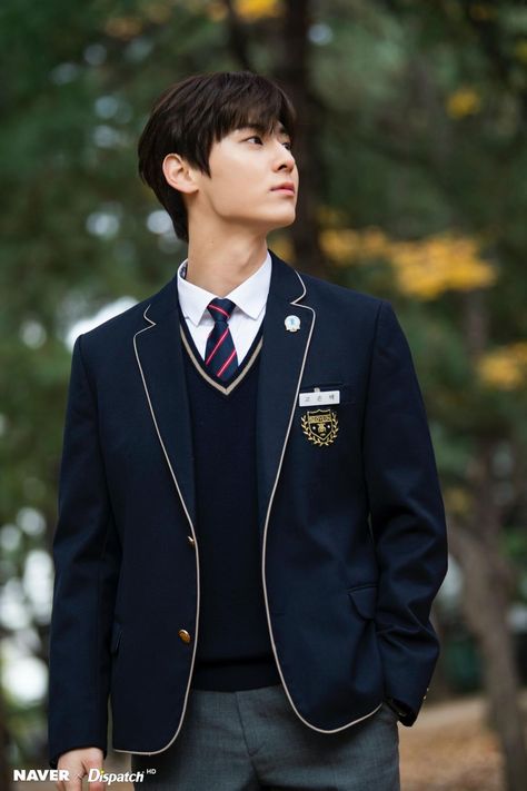 Korean School Outfits, Japanese Uniform, School Outfits Highschool, Men's Uniforms, School Uniform Fashion, School Uniform Outfits, Boys Uniforms, Boys School Uniform, Japanese Men