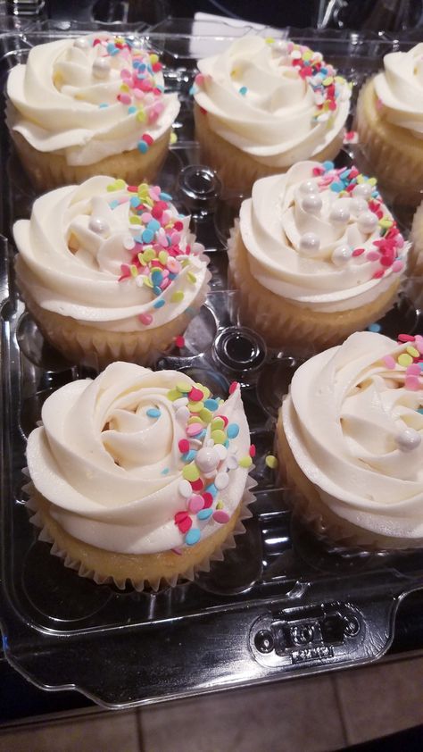 All Vanilla. Pretty rosettes. @everyday.sprinkles Cupcake Sprinkles Decoration, Birthday Cupcakes Sprinkles, Vanilla Cupcake Aesthetic, Preppy Kitchen Vanilla Cupcakes, Rosette Cupcakes With Sprinkles, Baking Photos, Birthday Cupcakes Ideas, Cupcakes With Sprinkles, Princess Food