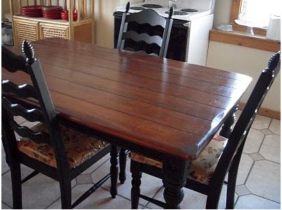 do it yourself divas: DIY: Stripping, Sanding, and Staining Walmart Furniture... I like the two tone Diy Table Makeover, Redoing Furniture, Moms Kitchen, Diy Kitchen Table, Kitchen Table Makeover, Kitchen Table Chairs, Stained Table, Black Dining, Chair Makeover