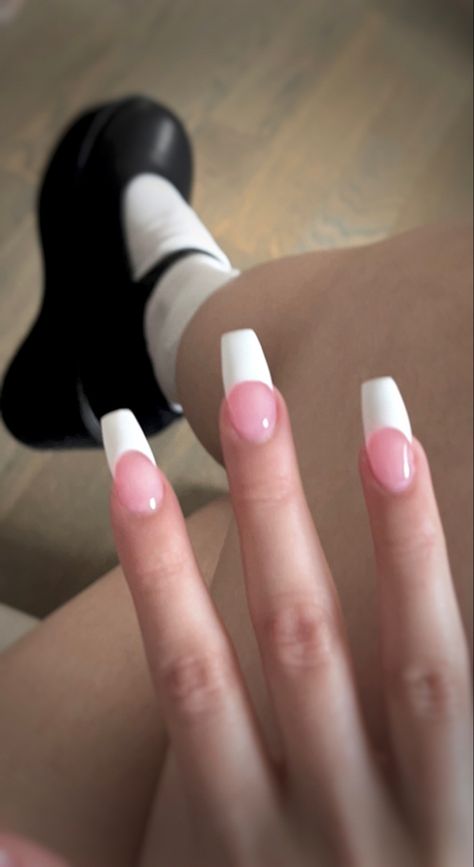 Basic Baddie Nails French Tip, French Tip Pink Base, Y2k French Tip, Euphoria Nails, Acrylic Nails Nude, Natural Acrylic Nails, French Manicure Nails, French Tip Acrylic Nails, French Acrylic Nails