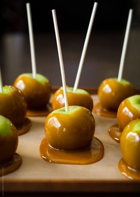 Caramel Apples without Corn Syrup Make Caramel Apples, Mini Caramel Apples, Caramel Apples Recipe, How To Make Caramel, Fall Desserts Easy, Candied Nuts, Caramel Recipes, Fair Food Recipes, Fall Desserts