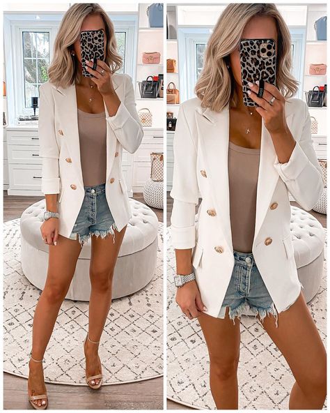 𝐋 𝐀 𝐔 𝐑 𝐀   𝐁 𝐄 𝐕 𝐄 𝐑 𝐋 𝐈 𝐍 on Instagram: “Girls night out 👏🏽 This blazer is hands down the best designer dupe I’ve ever found. It’s a total dupe for the Balmain blazer that’s $2300…” How To Style A White Blazer, White Blazer Outfit Summer, Sfw Outfits, Blazer Shorts Outfit, White Blazer Outfit, Laura Beverlin, White Blazer Outfits, Outfit Repeater, Cute White Tops