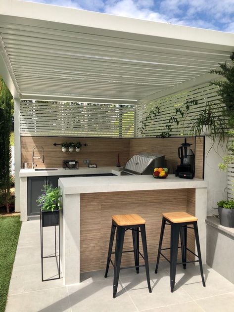 Outdoor Bar Ideas Backyards, Barbacoa Jardin, Small Outdoor Kitchens, Outdoor Kitchen Decor, Outdoor Kitchen Bars, Outdoor Kitchen Island, Outdoor Bbq Kitchen, Mobile Home Porch, Backyard Grilling