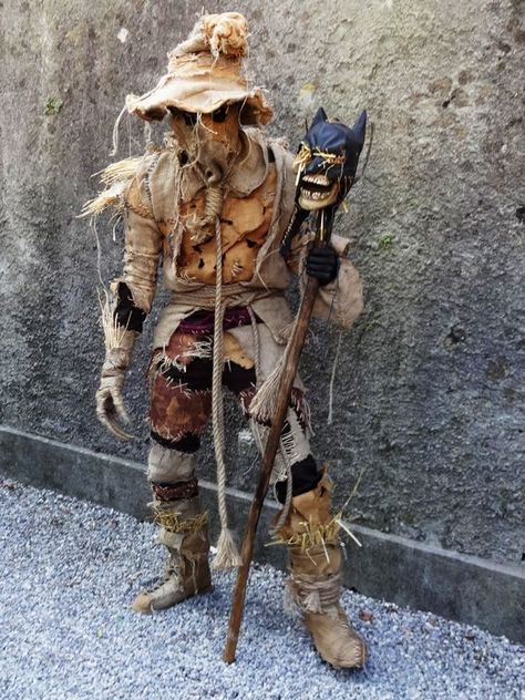 Dc Scarecrow Costume, Diy Scary Scarecrow Costume, Scarecrow Costume Scary, Creepy Scarecrow Costume, Crow Halloween Costume, Scary Scarecrow Costume, Batman Scarecrow, Scarecrow Cosplay, Diy Batman