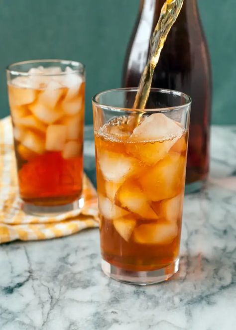 Sweet Tea Cocktail, Sweet Tea Recipe, Sweet Tea Recipes, Southern Sweet Tea, Peach Ice Tea, Make Simple Syrup, Homemade Tea, Fresh Fruit Salad, Tea Eggs