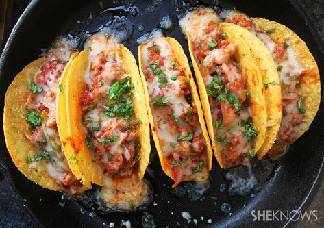 Sausage pizza tacos – SheKnows Sausage Tacos, Taco Pizza Recipes, Pizza Tacos, Sausage Pizza, Taco Ingredients, Healthy Mexican, Taco Pizza, Sweet Italian Sausage, Spicy Sausage