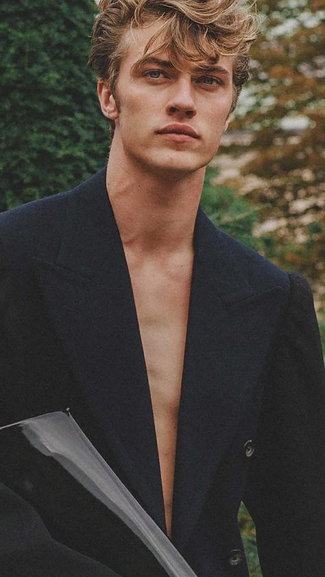 Lucky Smith, Menulis Novel, Pfw Street Style, Lucky Blue Smith, Fashion Week Outfit, Lucky Blue, Paris Fashion Week Street Style, Blonde Guys, 인물 사진