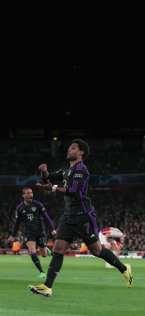 #arsenal #bayernmunich #wallpapers Gnabry Wallpaper, Bayern Munich Wallpapers, Bayer Munich, Dfb Team, Team Wallpaper, Football Icon, Fc Bayern Munich, Football Wallpaper, Bayern Munich